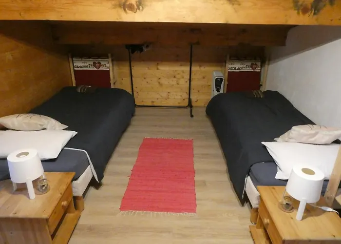 Central Hostel Chatel ホステル *