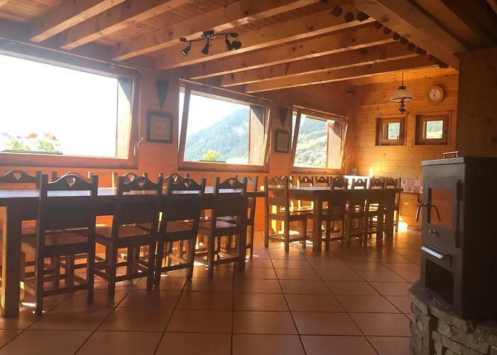 Central Hostel Chatel ホステル