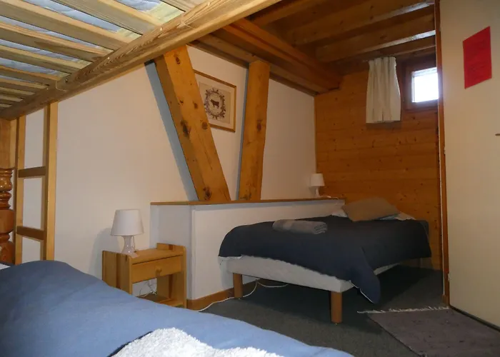 Central Hostel Chatel * シャテル