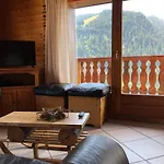 Central Hostel Chatel Albergue *