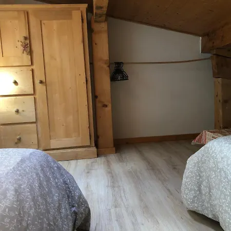 Central Hostel Chatel אכסניה
