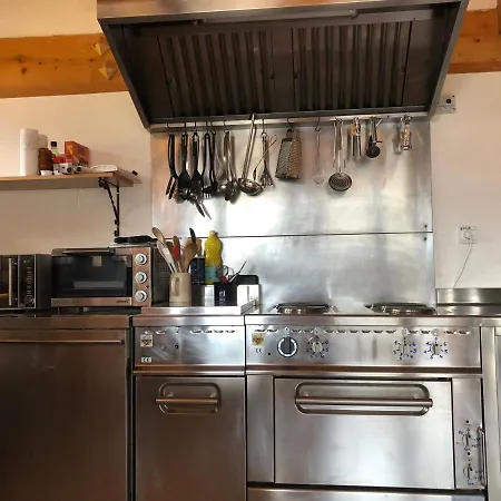 אכסניה Central Hostel Chatel