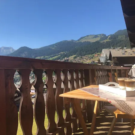 אכסניה Central Hostel Chatel Châtel