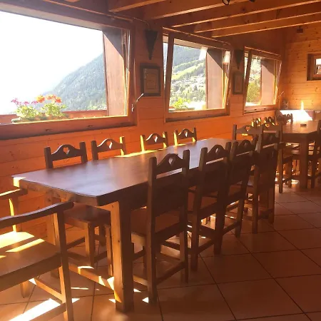 אכסניה Central Hostel Chatel Châtel