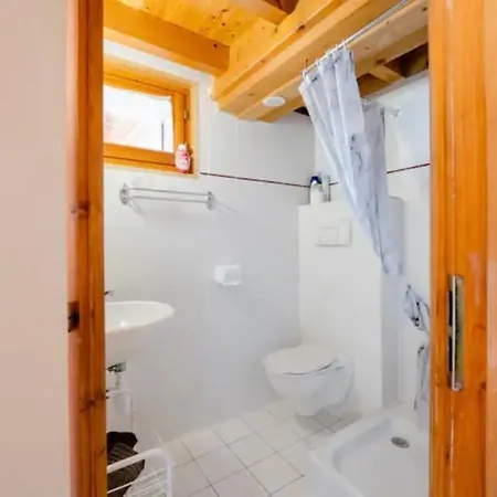 Хостел Central Hostel Chatel