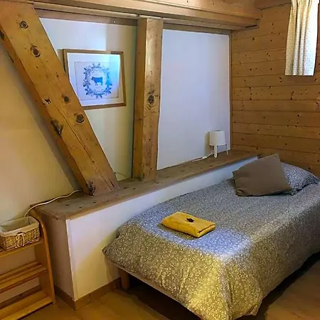 Central Hostel Chatel Хостел *