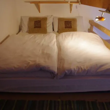 Central Hostel Chatel * シャテル