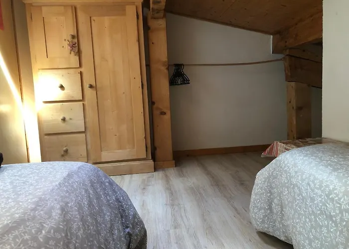 Central Hostel Chatel Ostello