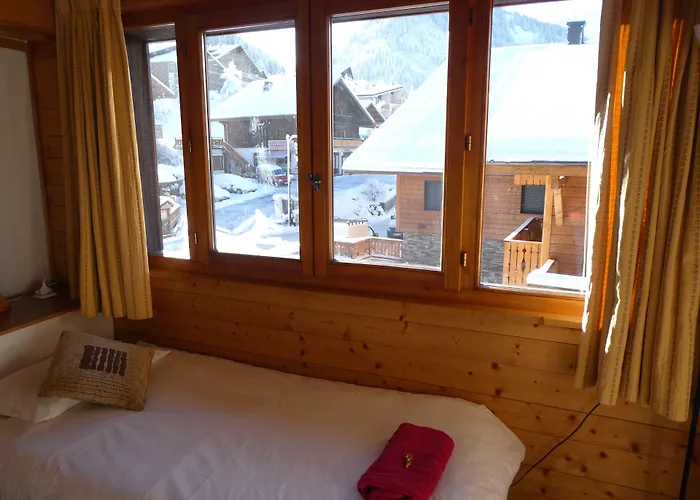 Central Hostel Chatel Ostello *